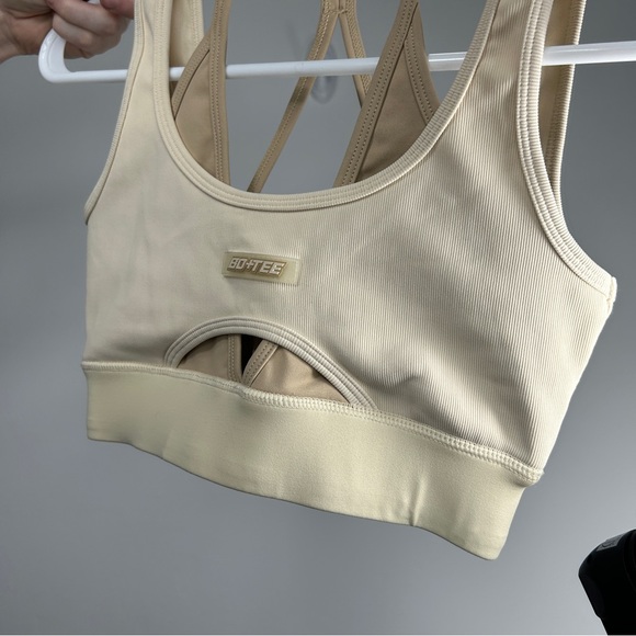 Bo+Tee Layered Keyhole Sports Bra Athletic Top Workout Tank Cream Size XS - Picture 12 of 15